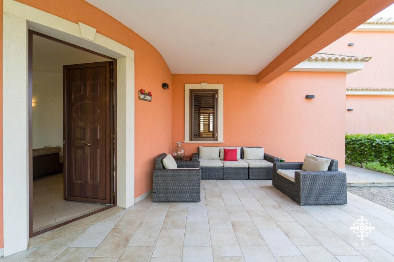 Villa Seaside - Beach Retreat With Jacuzzi Syracuse Exterior foto