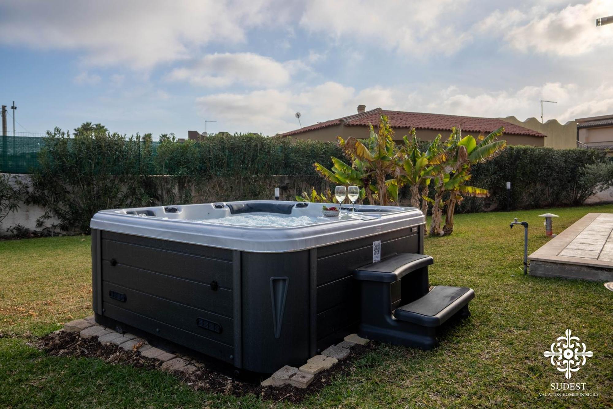 Villa Seaside - Beach Retreat With Jacuzzi Syracuse Exterior foto